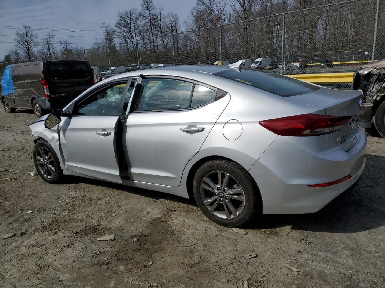2018 Hyundai Elantra - Image 2