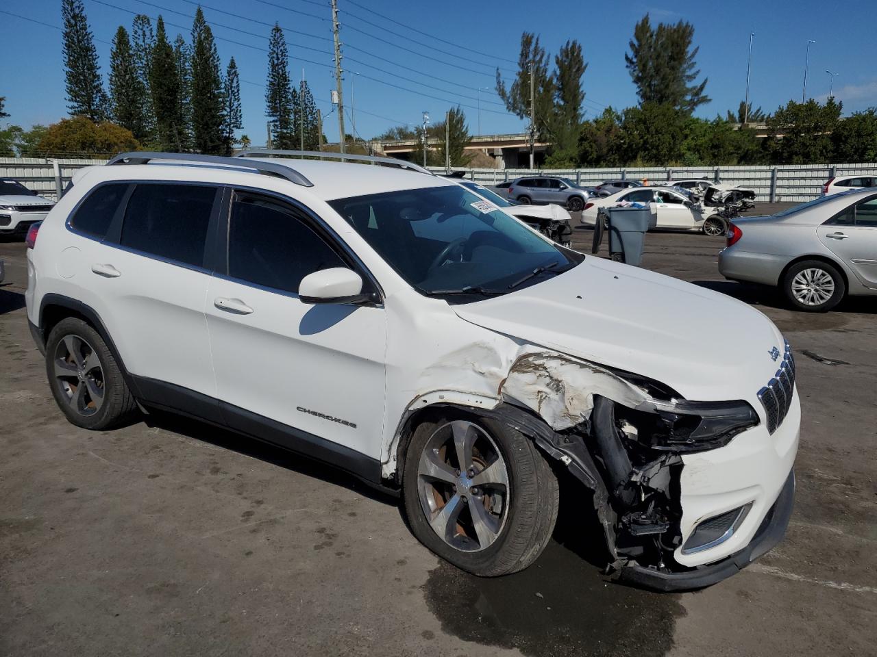 2019 Jeep Grand Cherokee - Image 4