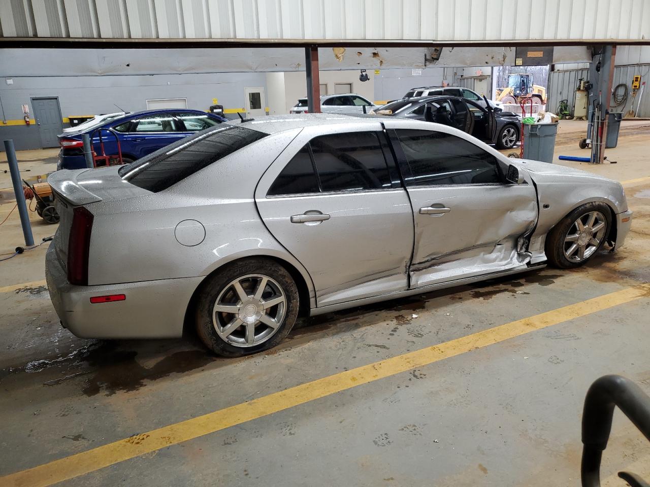 2005 Cadillac STS - Image 3