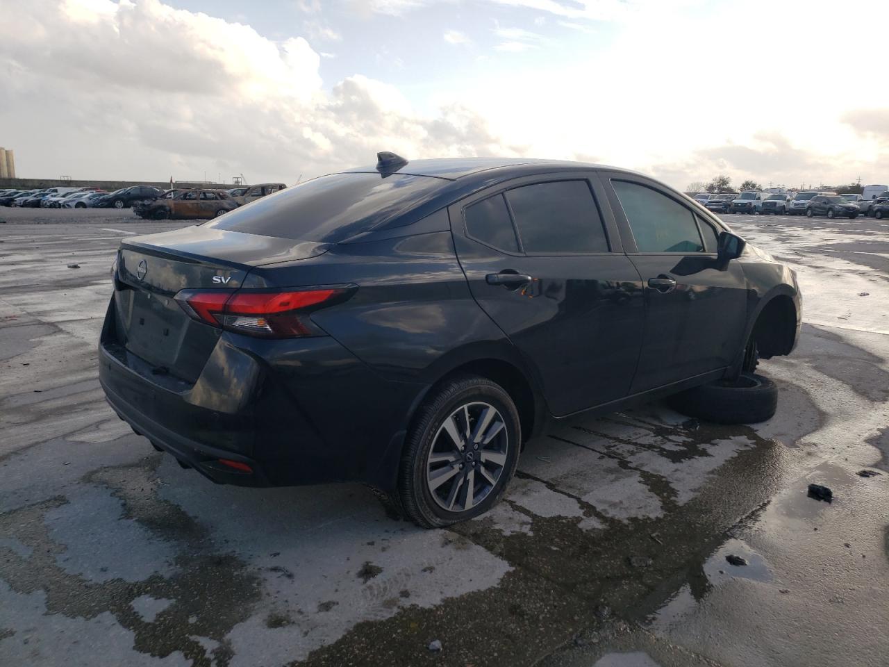 2024 Nissan Versa - Image 3