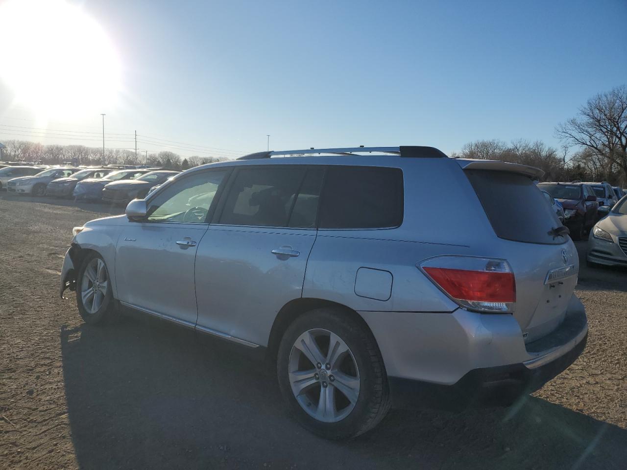 2013 Toyota Highlander - Image 2