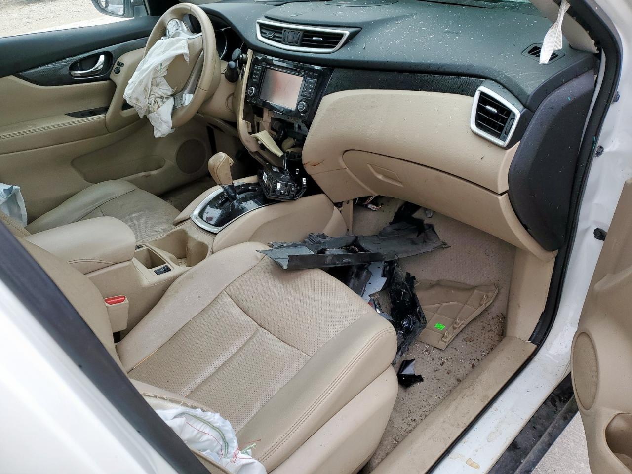 2015 Nissan Rogue - Image 8