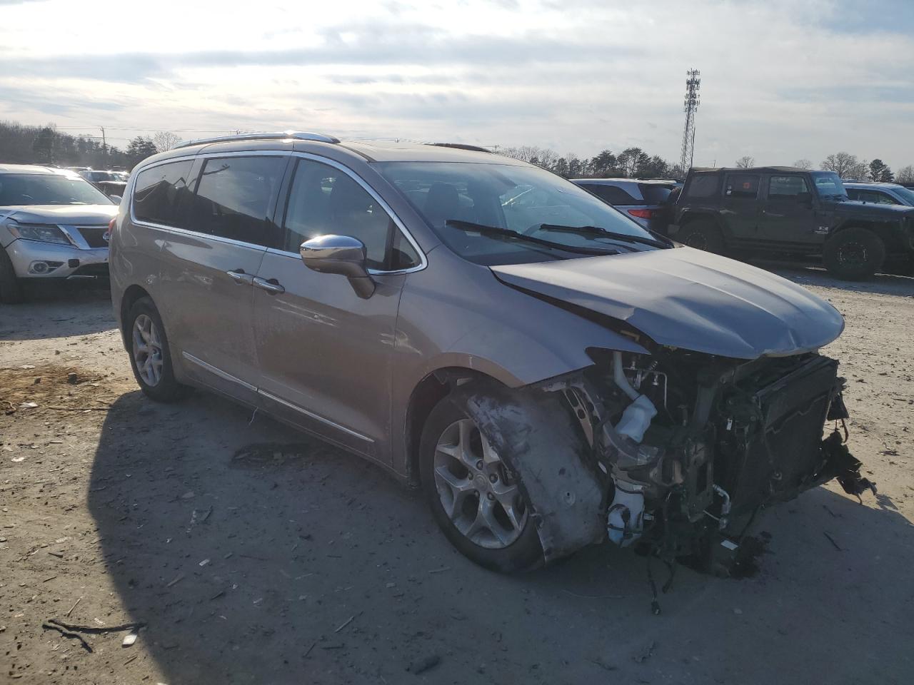 2018 Chrysler Pacifica - Image 4