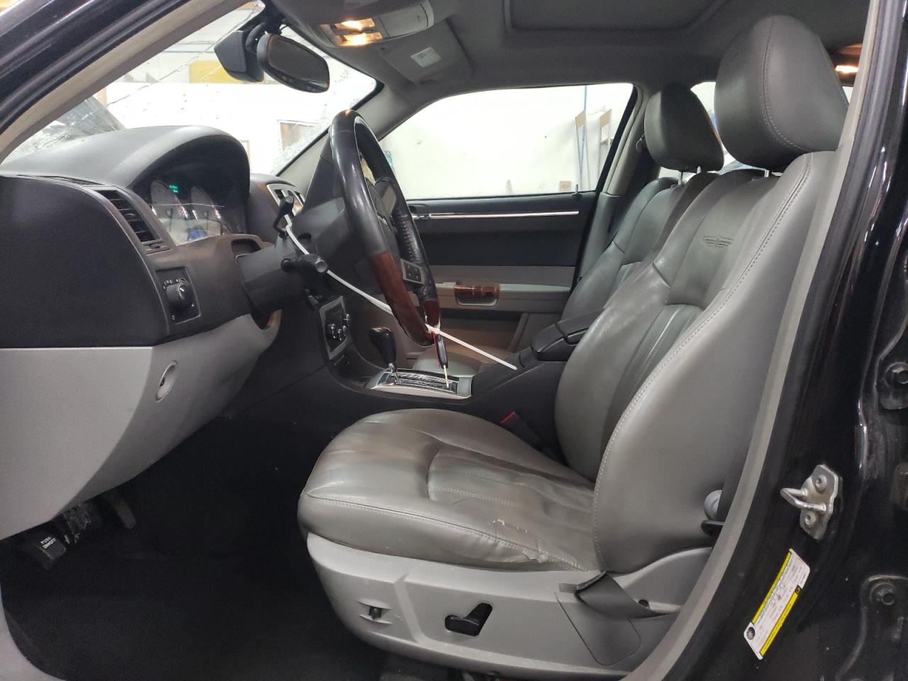 2007 Chrysler 300 - Image 7