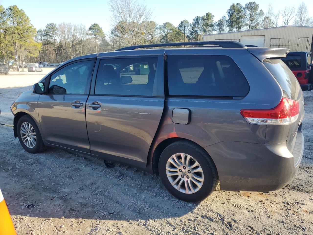 2012 Toyota Sienna - Image 2