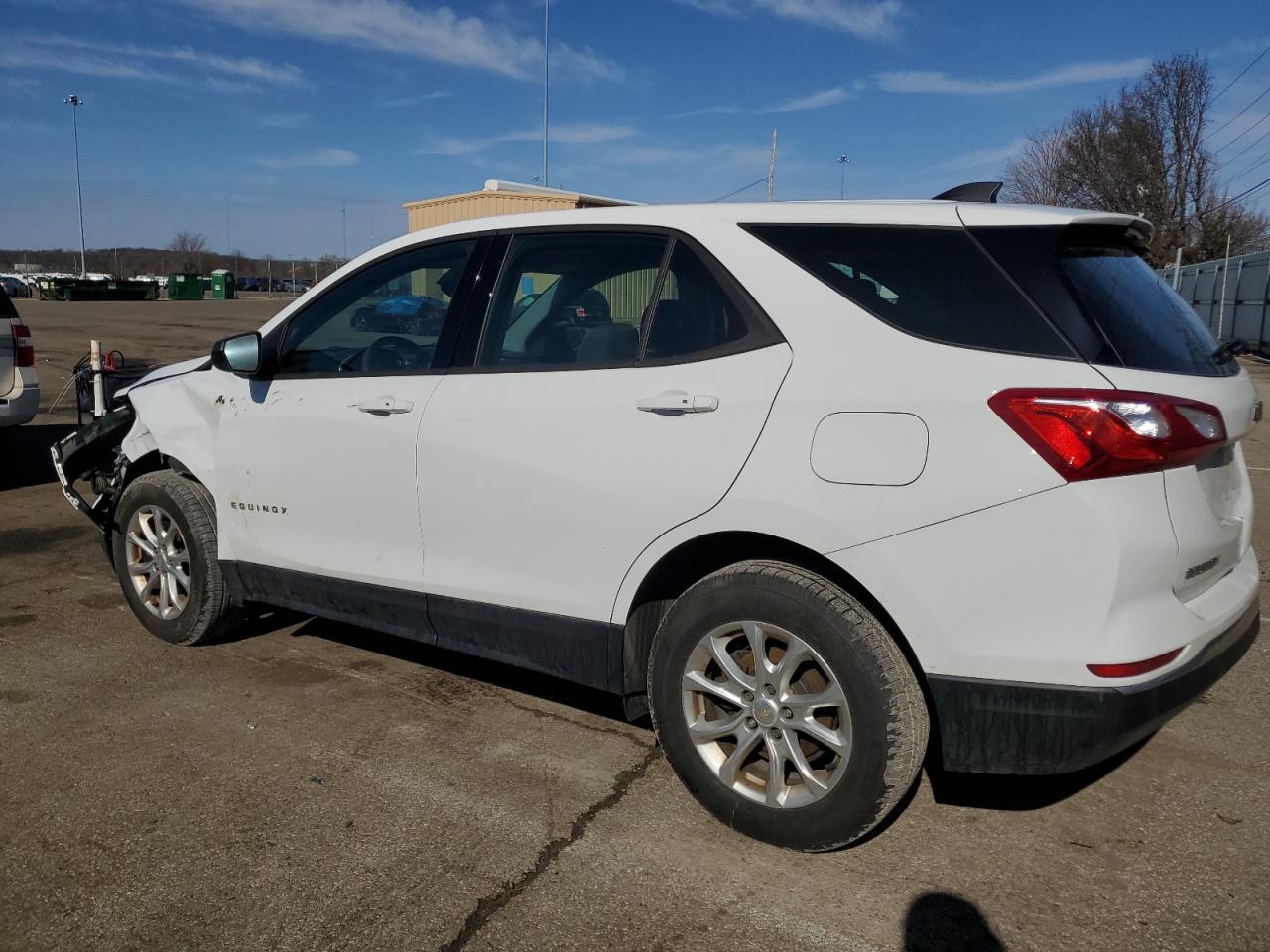 2018 Chevrolet Equinox - Image 2