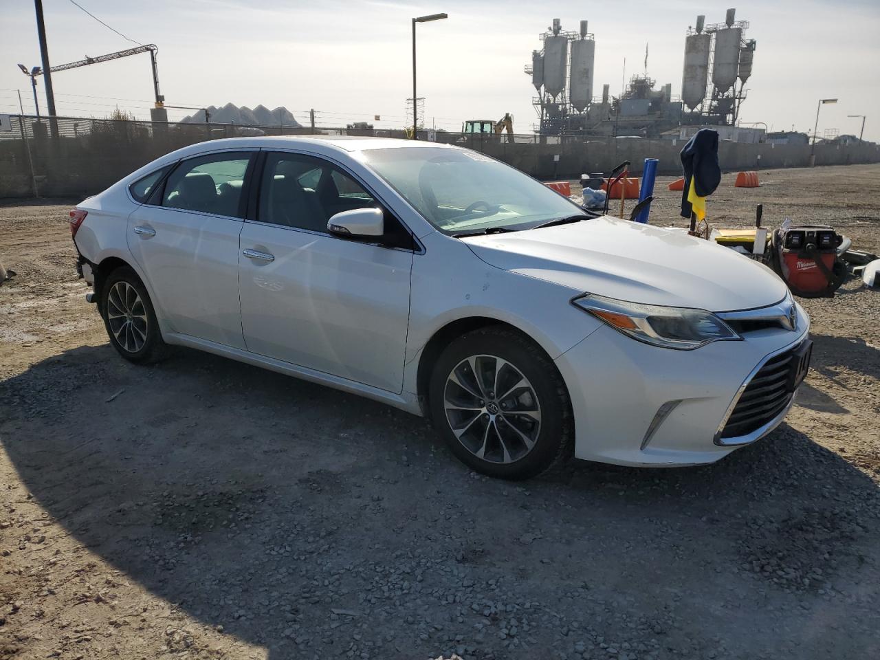2016 Toyota Avalon - Image 4
