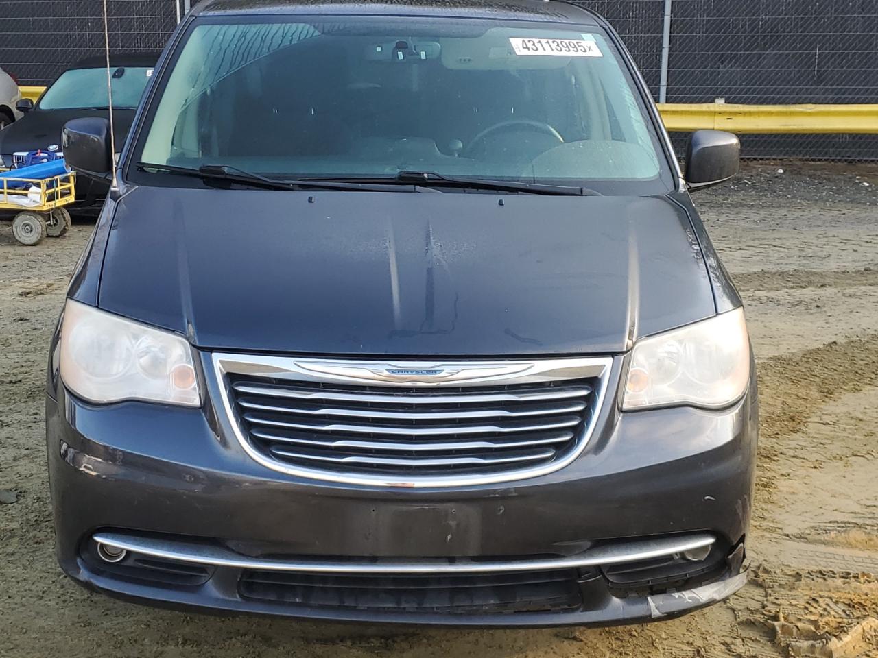 2014 Chrysler Town & Country - Image 5