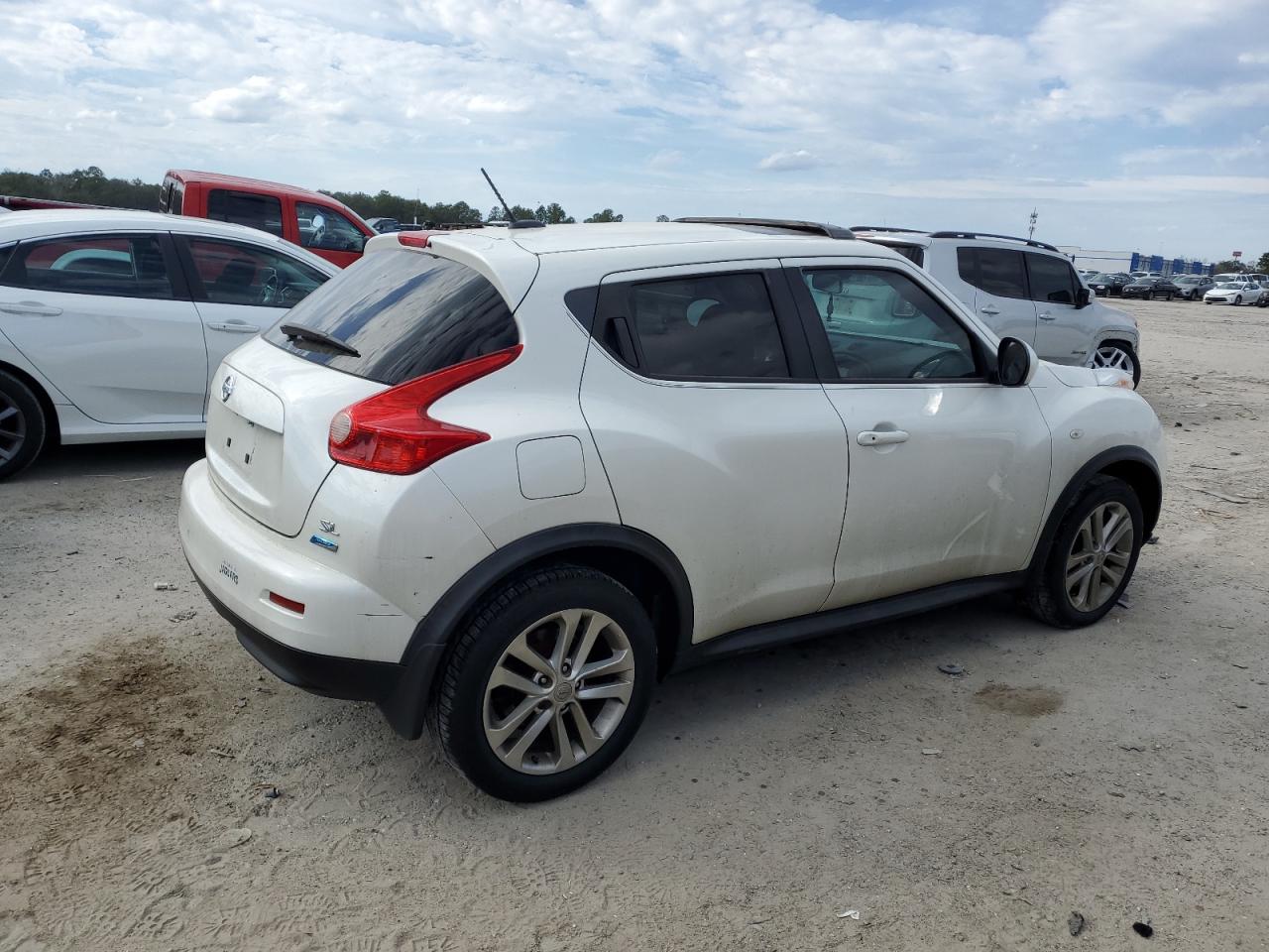 2014 Nissan Juke - Image 3