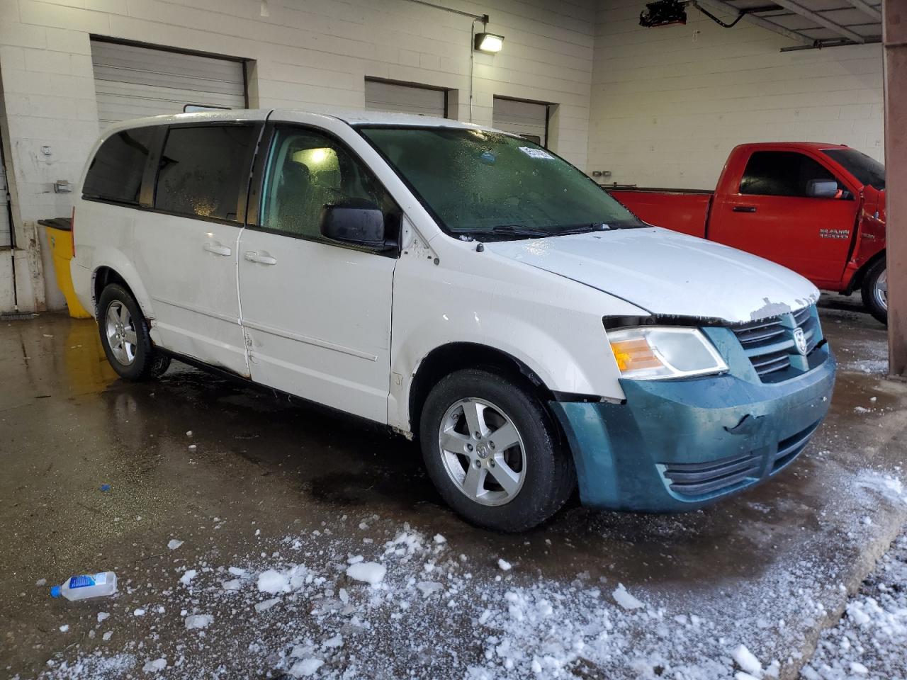 2010 Dodge Caravan - Image 4