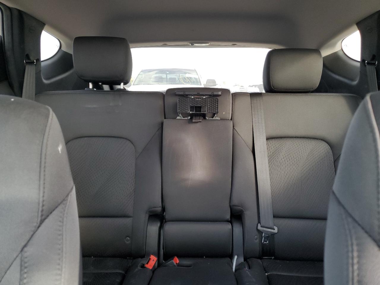 2013 Hyundai Santa Fe - Image 10