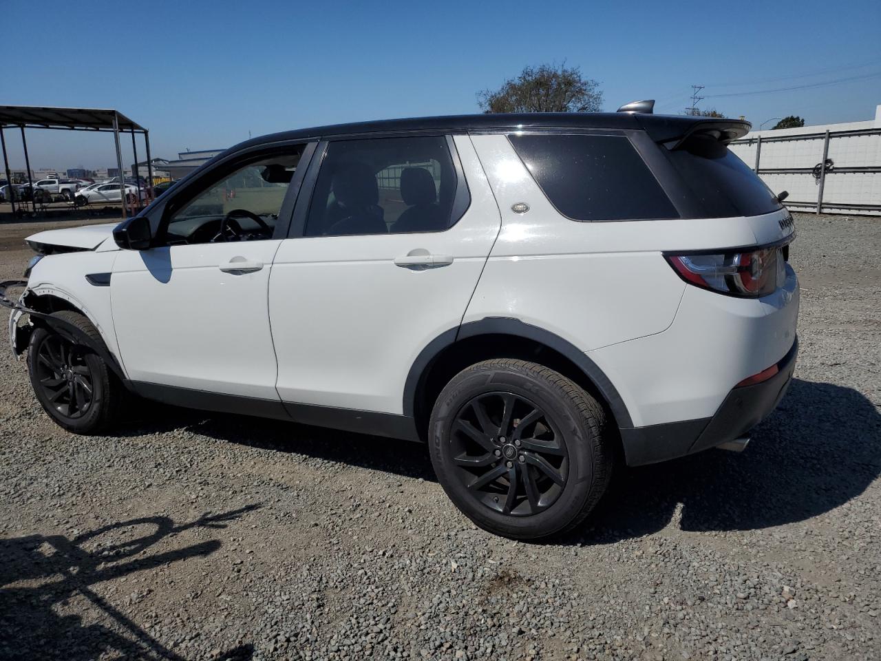 2018 Land Rover Discovery - Image 2