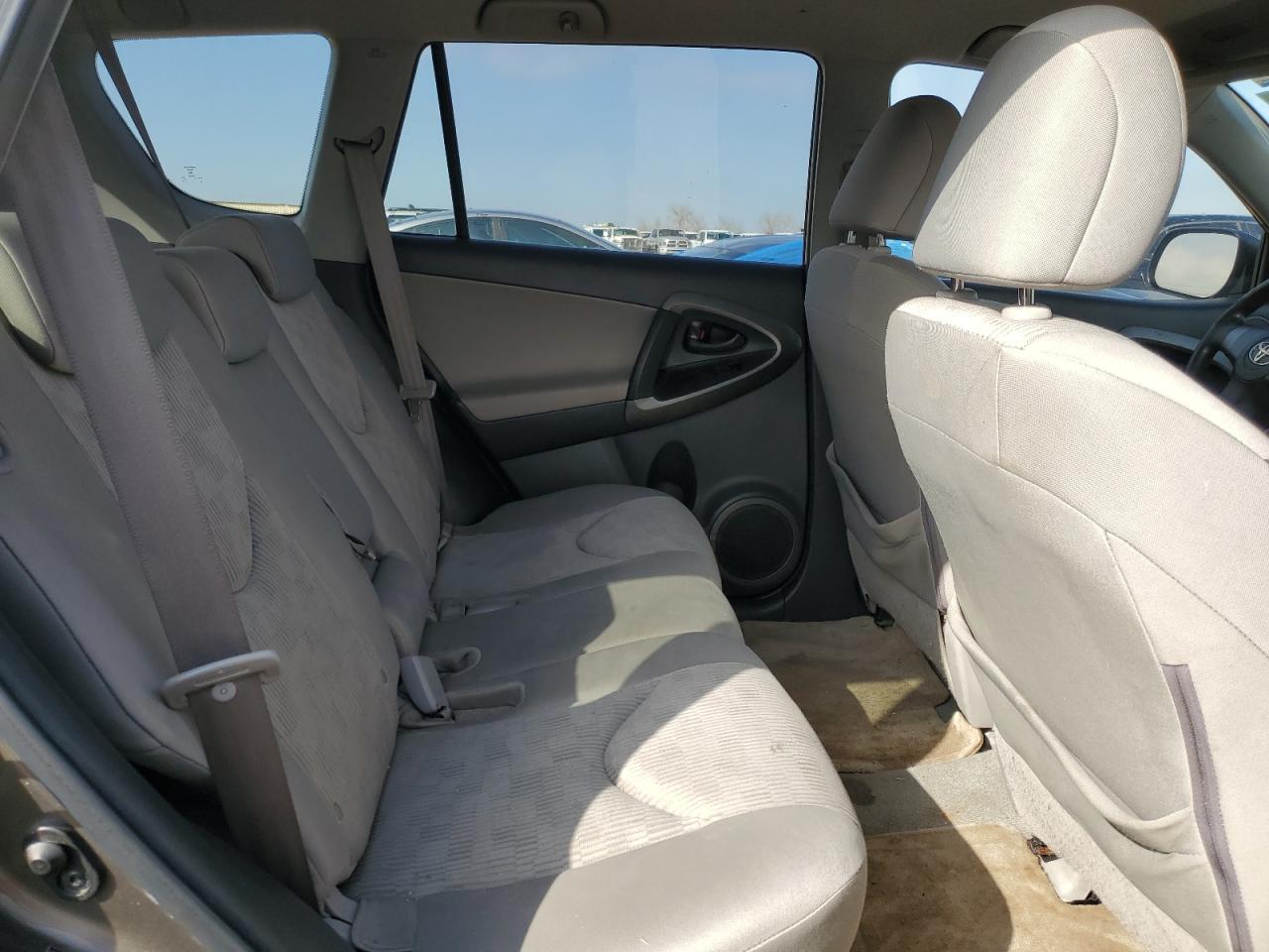 2010 Toyota RAV 4 - Image 11