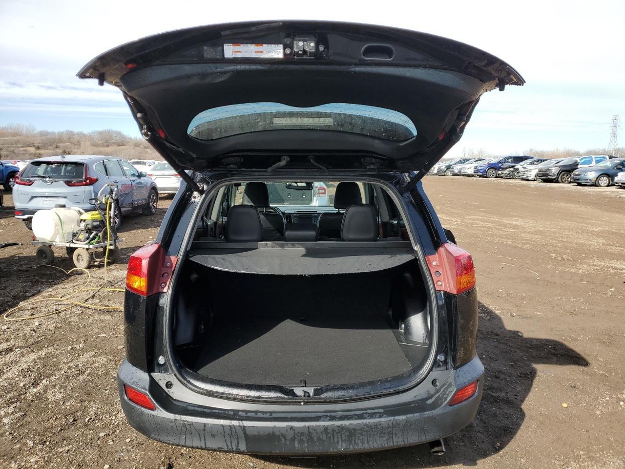 2015 Toyota RAV 4 - Image 6