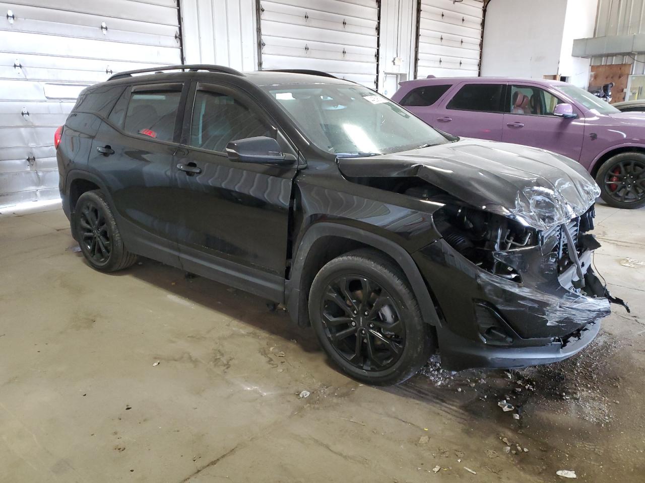 2021 GMC Terrain - Image 4