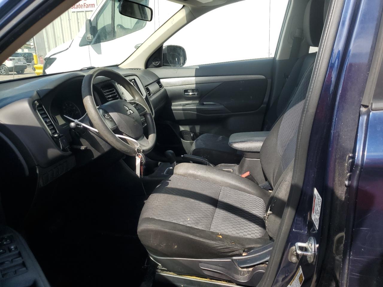 2014 Mitsubishi Outlander - Image 7
