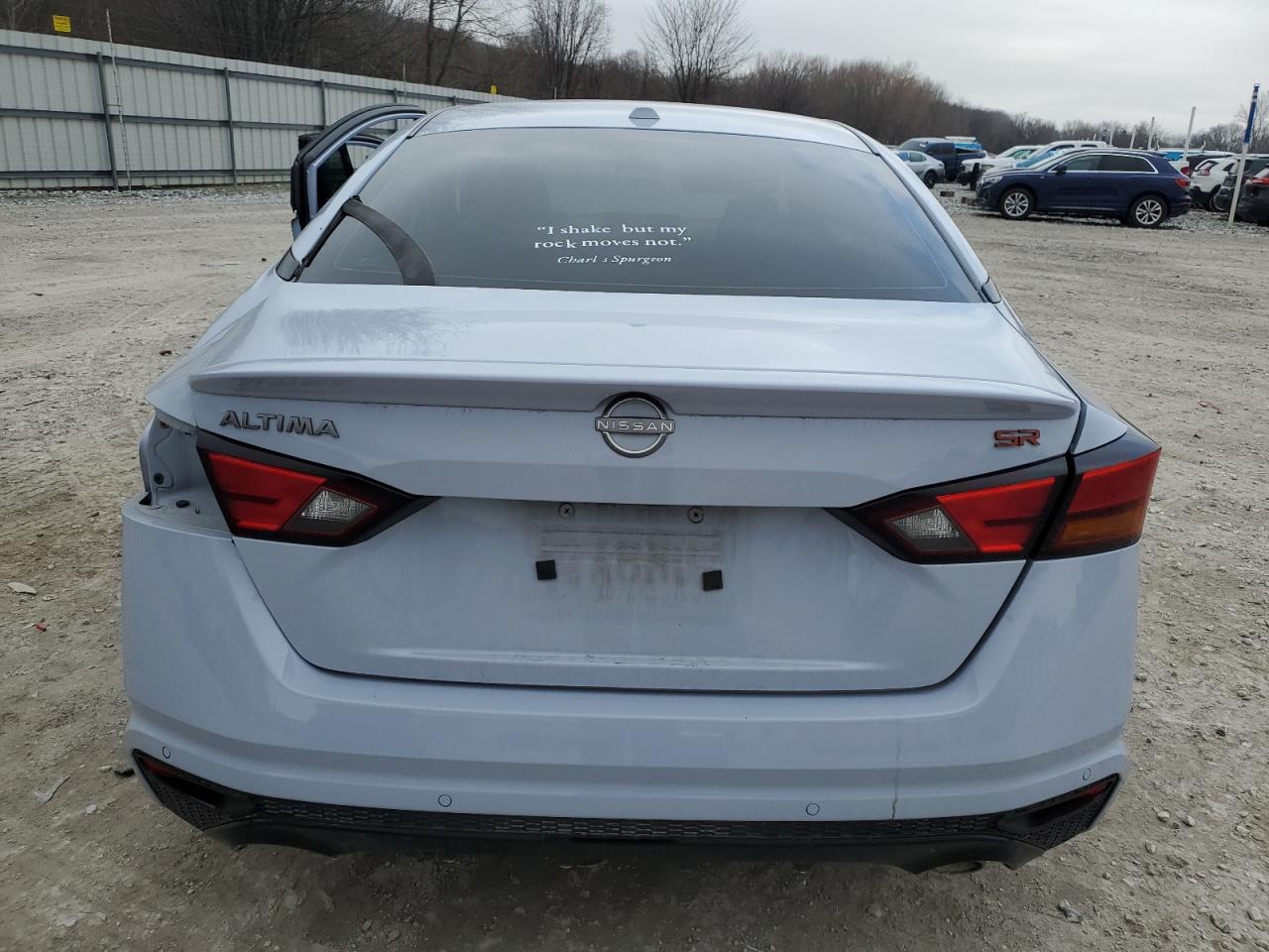 2024 Nissan Altima - Image 6