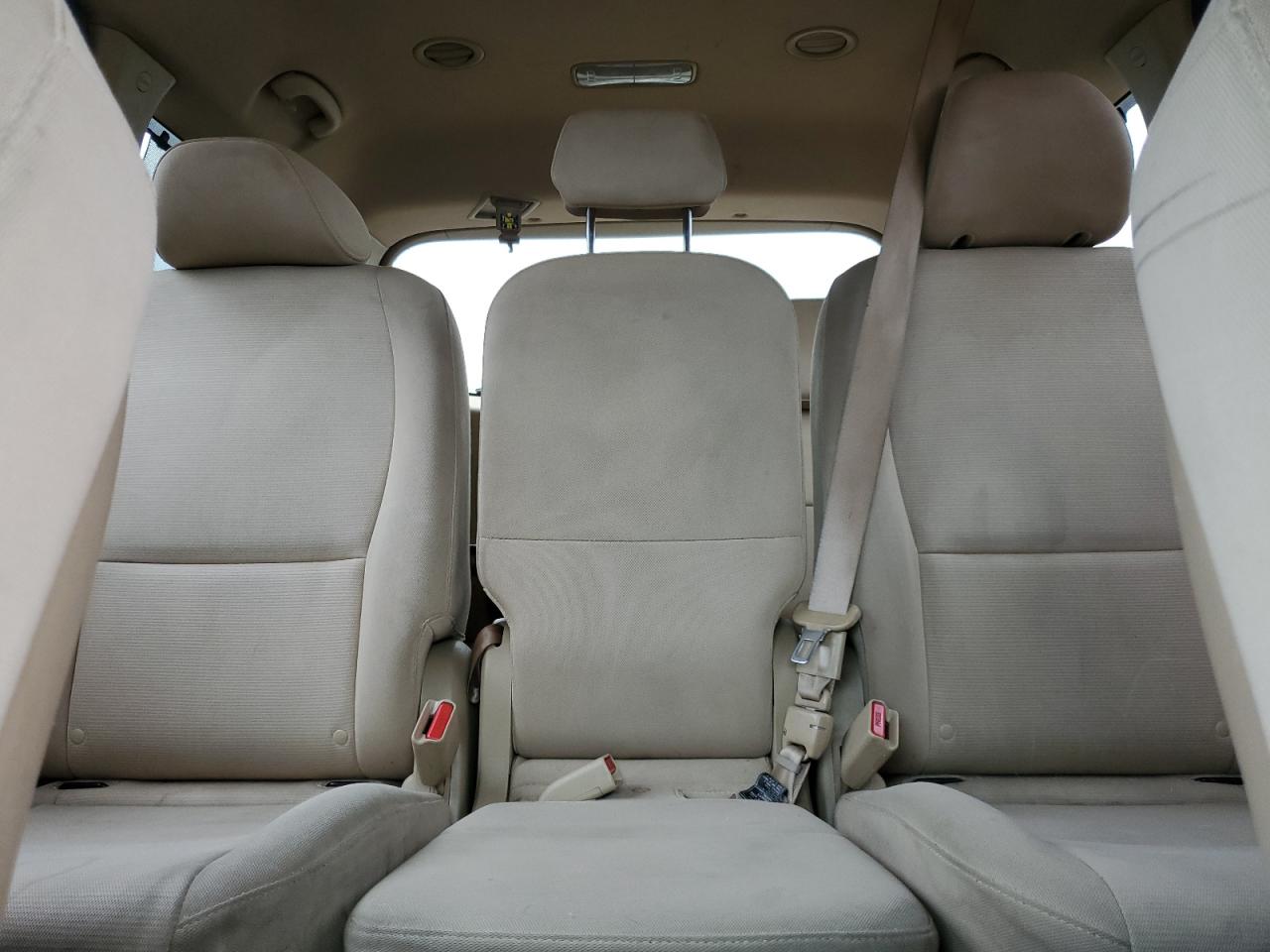 2015 Kia Sedona - Image 10