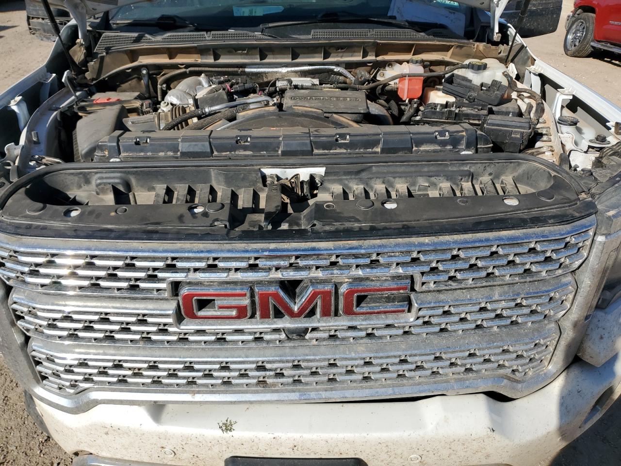 2022 GMC Sierra - Image 11