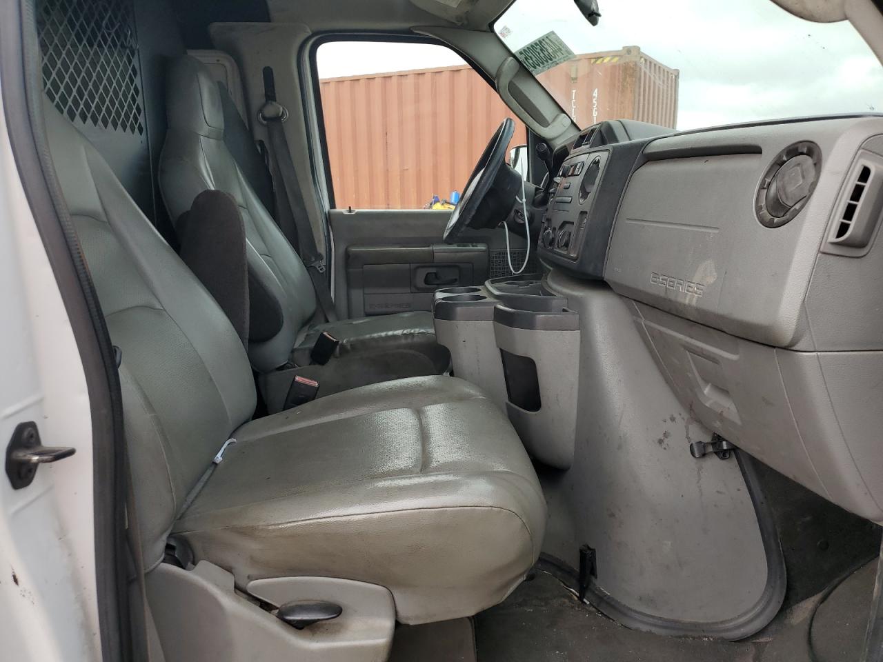 2013 Ford Econoline - Image 11