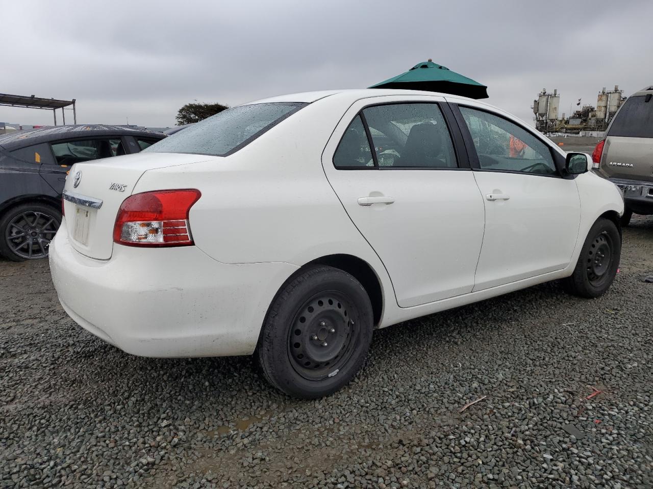 2011 Toyota Yaris - Image 3