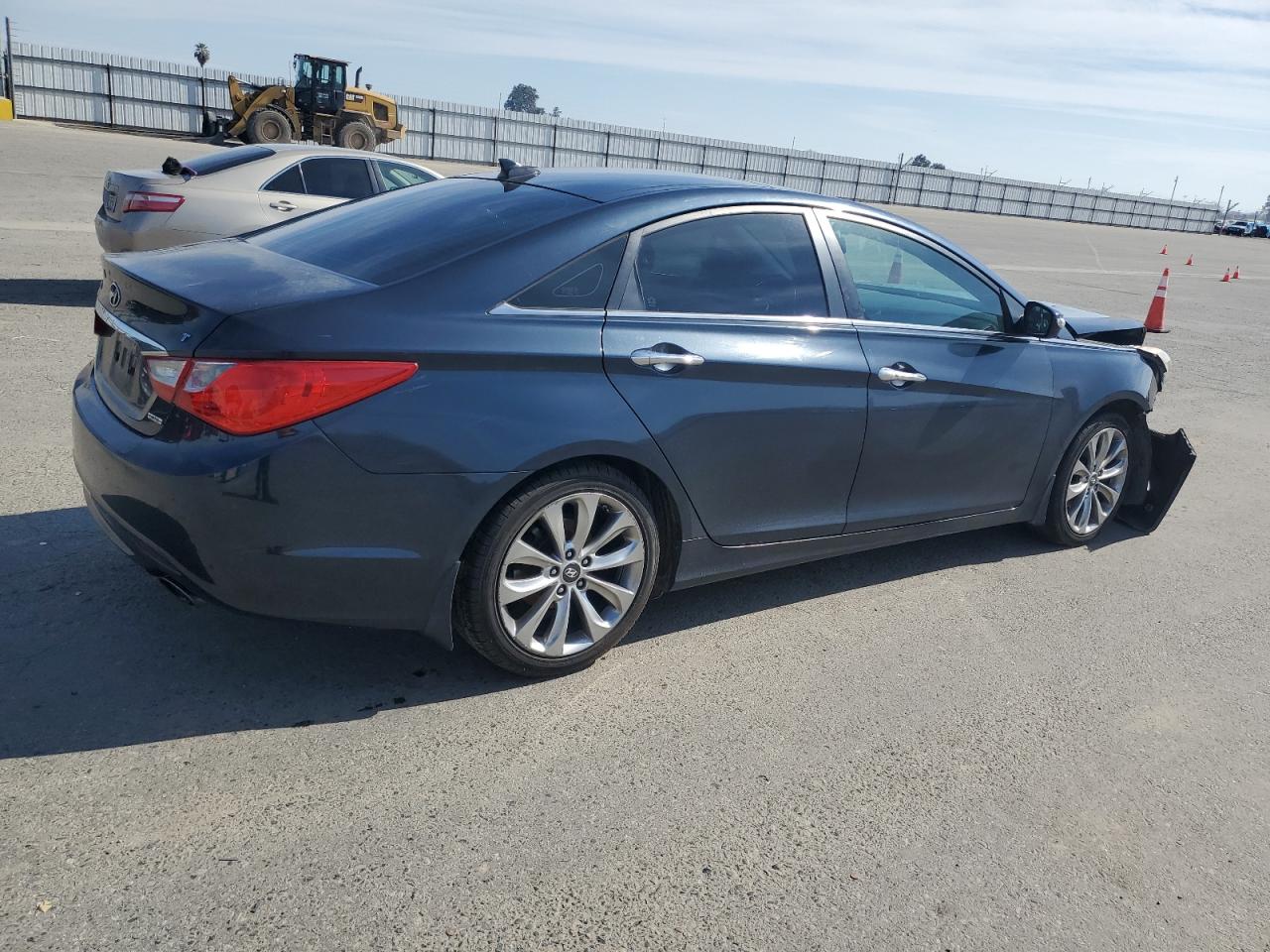 2012 Hyundai Sonata - Image 3