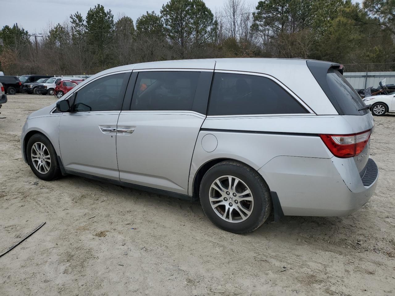 2012 Honda Odyssey - Image 2