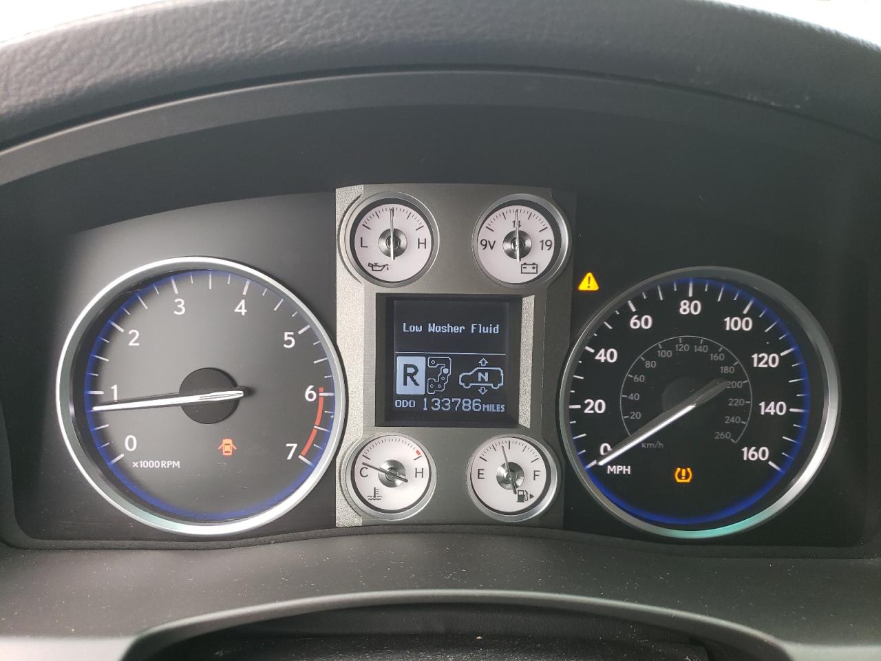 2011 Lexus LX - Image 9