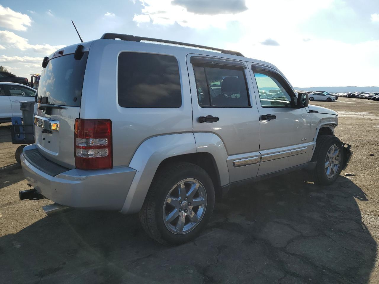 2012 Jeep Liberty (North America) - Image 3