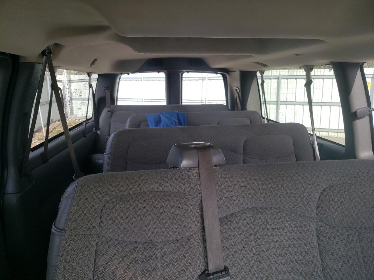 2006 GMC Savana - Image 10