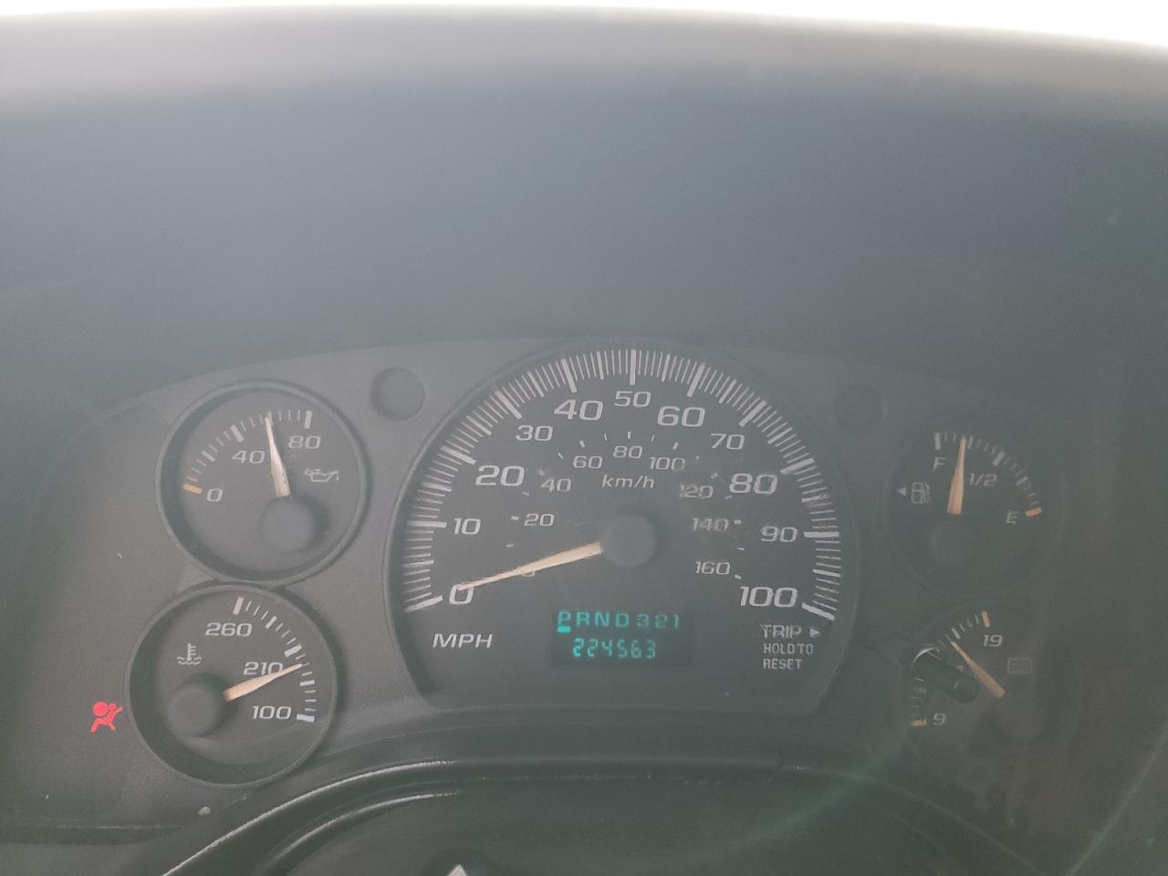 2003 Chevrolet Express - Image 9