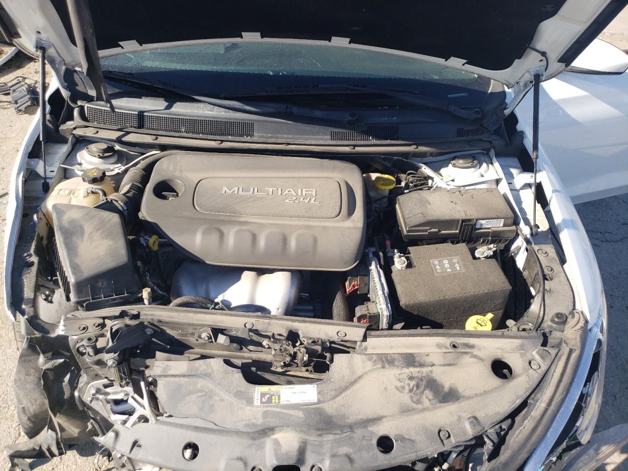 2015 Chrysler 200 - Image 11