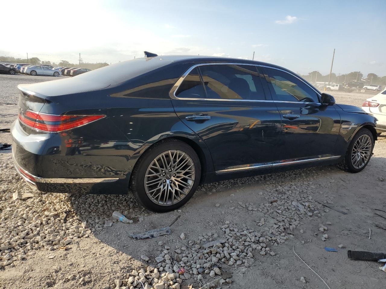 2022 Genesis G90 - Image 3