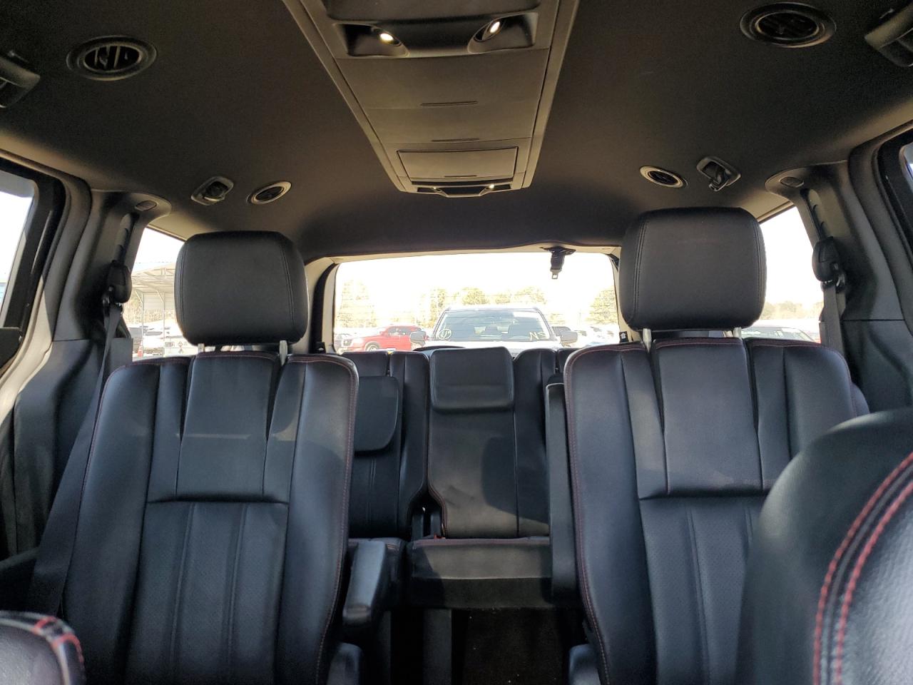 2019 Dodge Caravan - Image 10