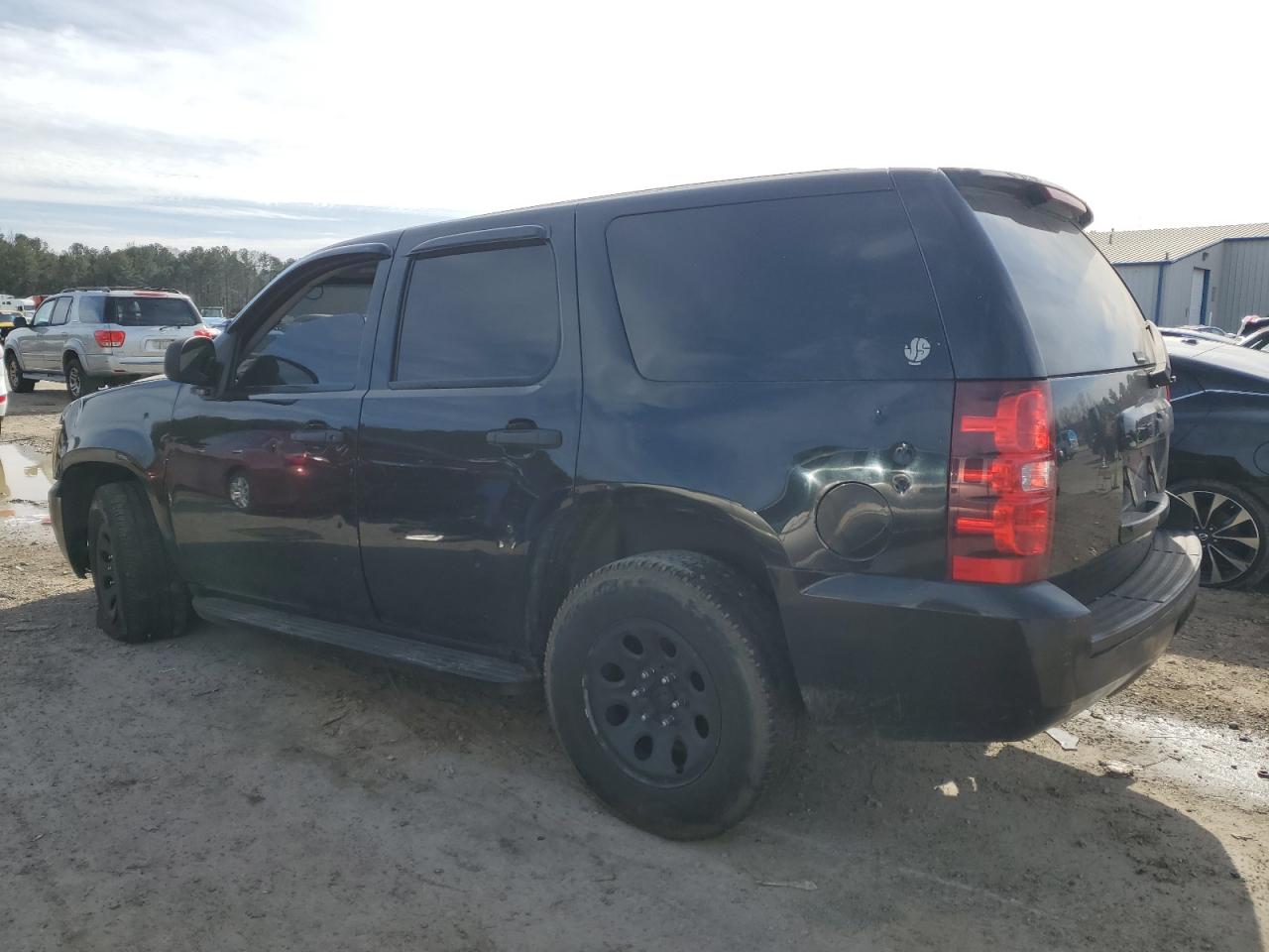 2013 Chevrolet Tahoe - Image 2
