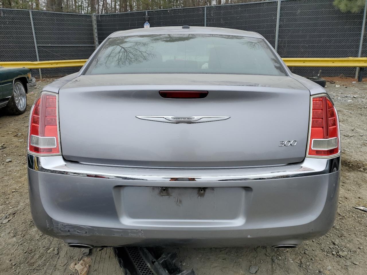 2014 Chrysler 300 - Image 6