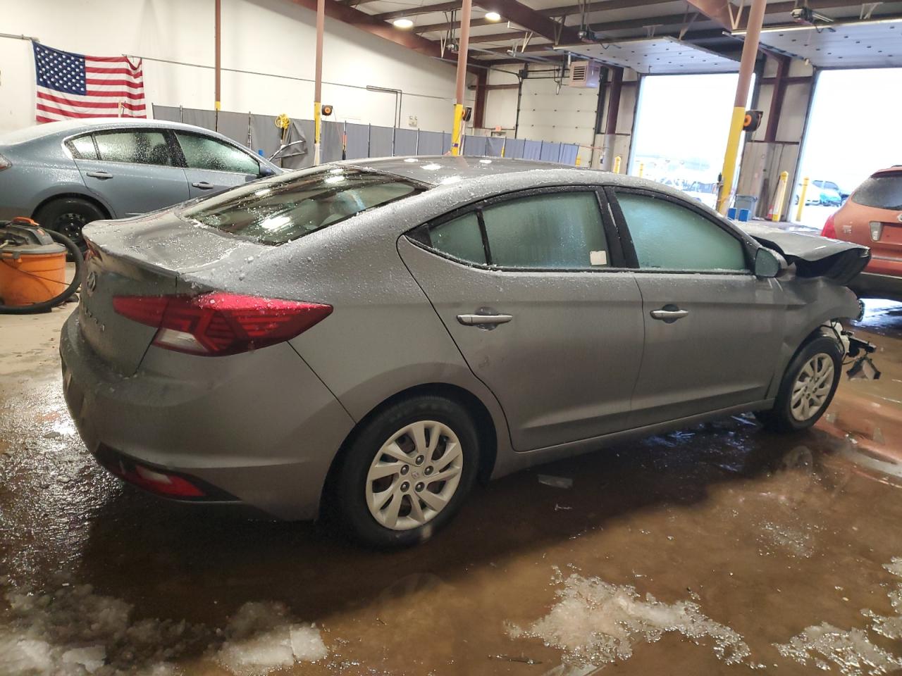 2019 Hyundai Elantra - Image 3