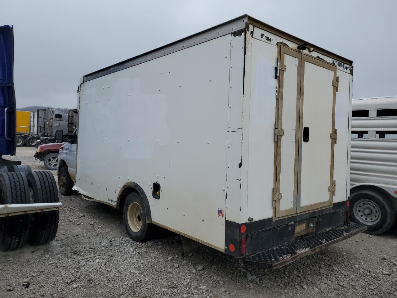 2018 Ford Econoline - Image 2