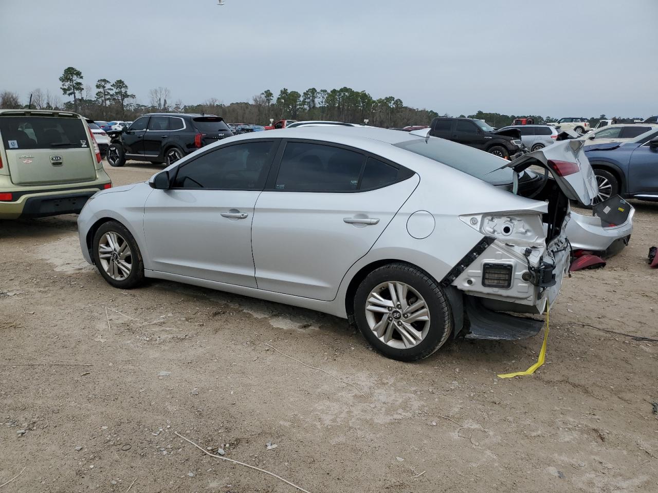 2019 Hyundai Elantra - Image 2