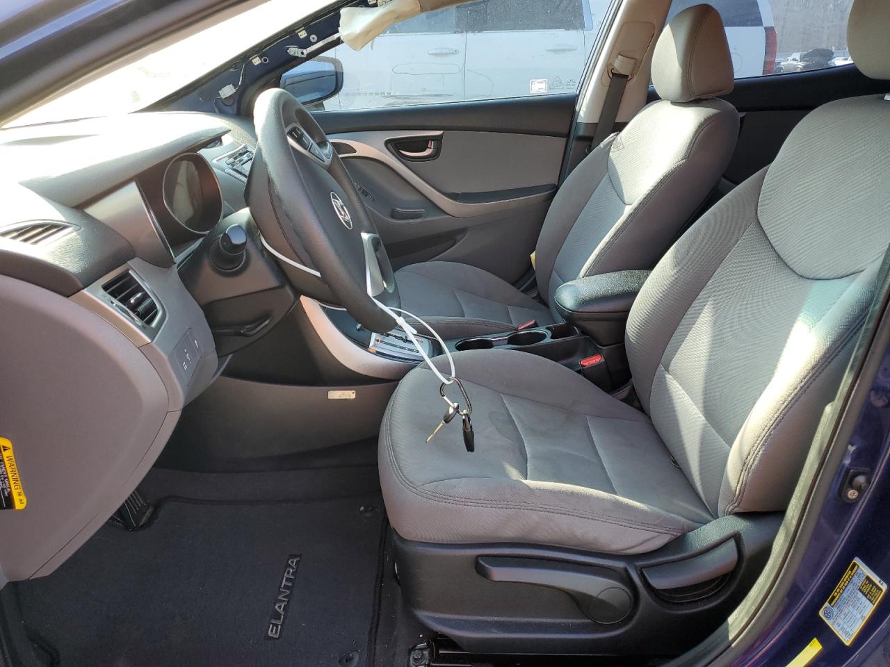 2012 Hyundai Elantra - Image 7
