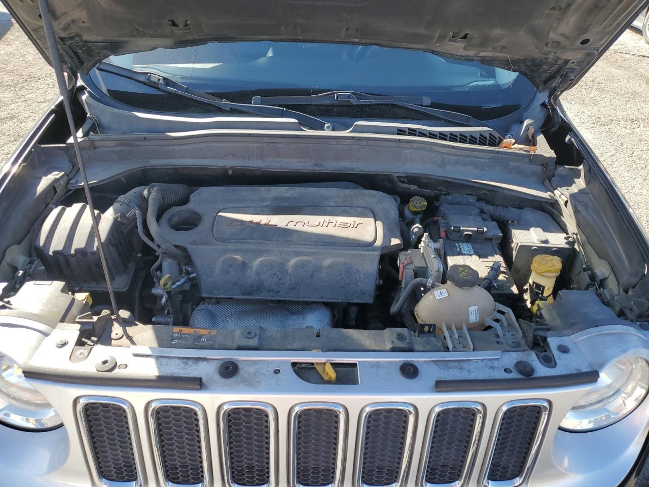 2017 Jeep Renegade - Image 12