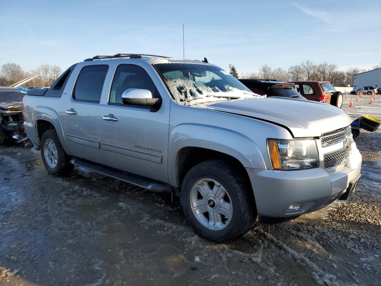 2010 Chevrolet Avalanche - Image 4