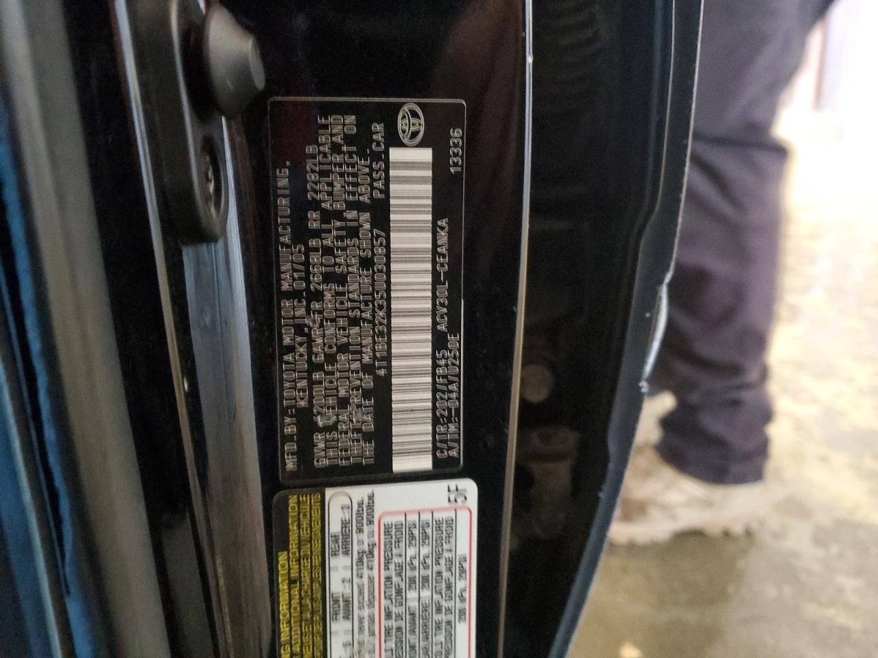 2005 Toyota Camry - Image 12