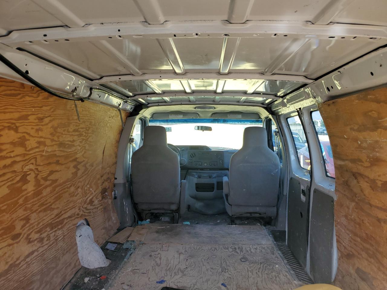2012 Ford Econoline - Image 10