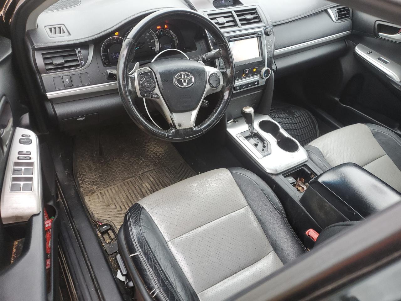 2013 Toyota Camry - Image 8