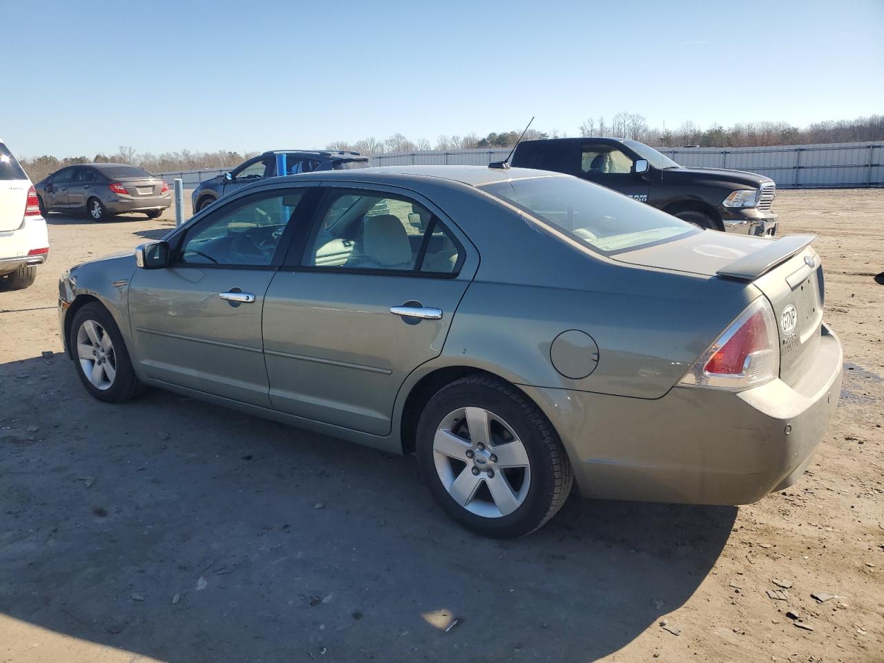 2009 Ford Fusion - Image 2