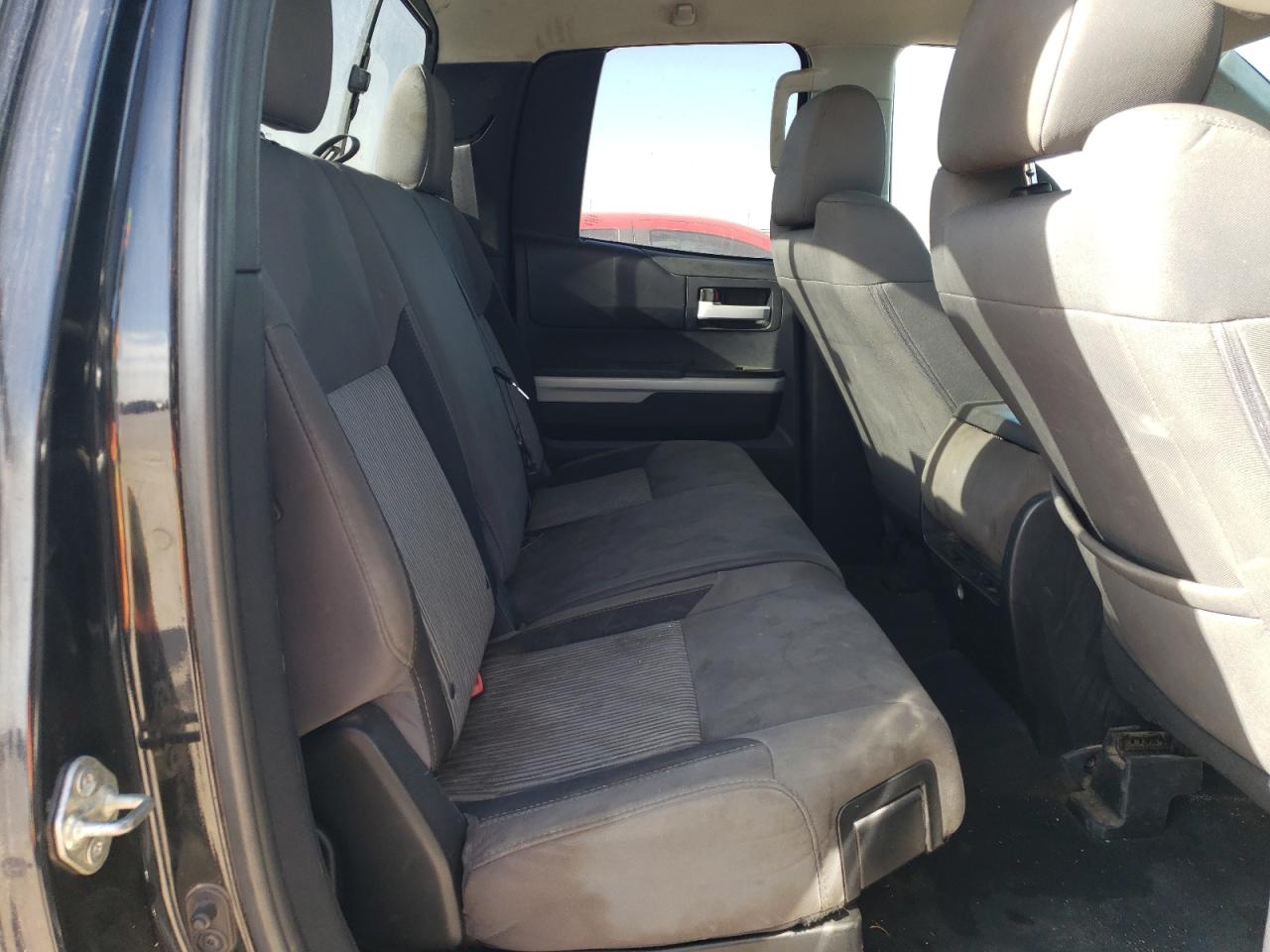 2015 Toyota Tundra - Image 10