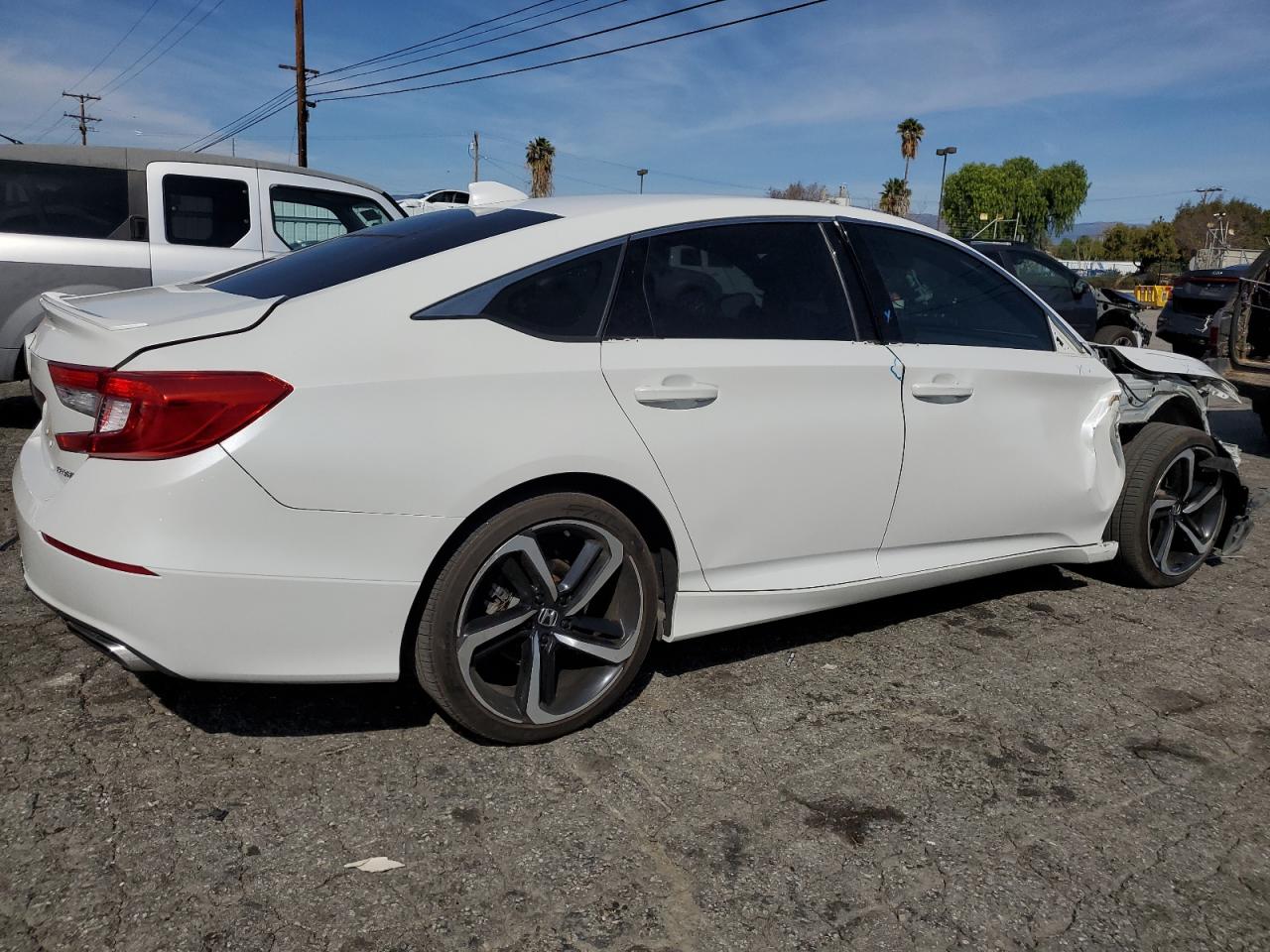 1HGCV1F31JA102121 HONDA ACCORD 2018
