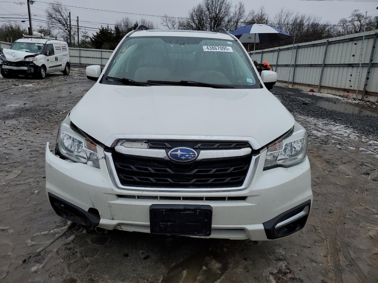 2017 Subaru Forester - Image 5