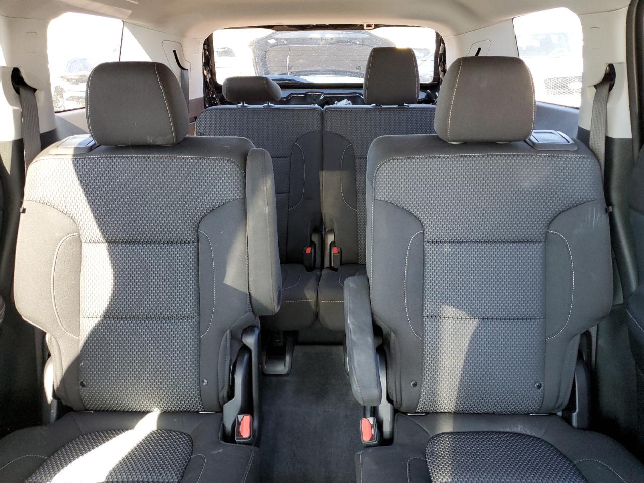 2021 GMC Acadia - Image 10